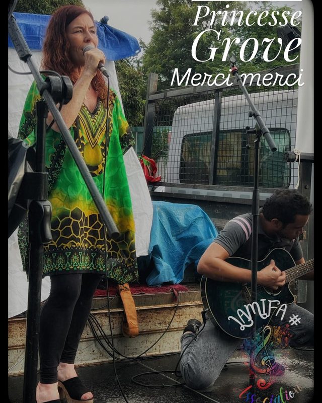 Princesse Grove, ambiance scène